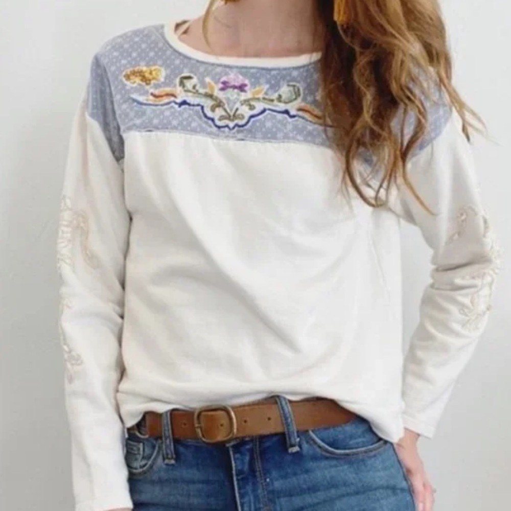 Anthropologie Akemi + Kin Women’s  Sweatshirt Ivory Beaded & Embroidered XS